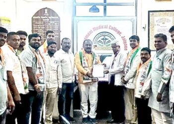 शासकीय वैद्यकीय महाविद्यालयातील गैरसोयी बाबत राष्ट्रवादी युवक काँग्रेस निवेदन