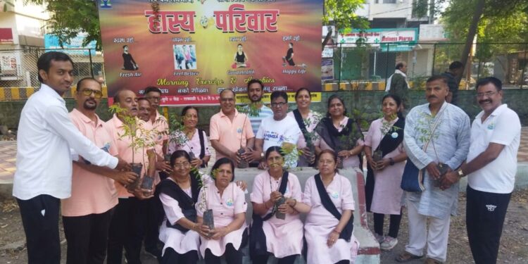 गांधी रिसर्च फाऊंडेशनच्या ‘सुंदर, स्वच्छ आणि हरीत जळगाव’ संकल्पेत हास्य क्लब सहभाग