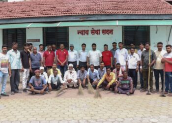 गांधी रिसर्च फाऊंडेशनची जिल्हा न्यायालयात स्वच्छता मोहीम