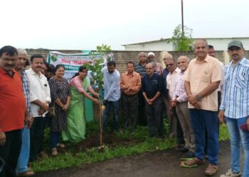 निसर्गकवी ना.धो. महानोर यांना ग्रिन सिटी फाउंडेशन तर्फे अनोखी श्रद्धांजली