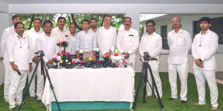 जैन इरिगेशनमध्ये जागतिक छायाचित्रण दिवस साजरा