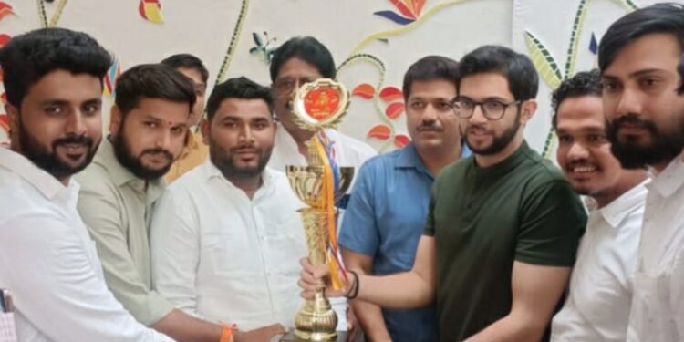 युवासेना जळगाव महानगर तर्फे निष्ठा दहीहंडीचे आयोजन