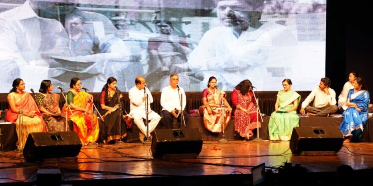 शेती, पाणी यातुनच महानोर दादांशी ऋणानुबंध – अशोक जैन