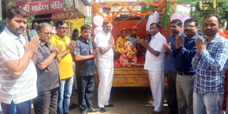 श्री संत ज्ञानेश्वर विद्यालया मध्ये श्रीगणेशाची प्रतिष्ठापना