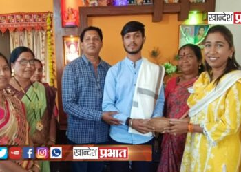 अग्निविर कल्पेश सपकाळे याची नेव्ही मध्ये निवड झाल्याबद्दल डॉ. केतकी पाटील यांनी केला सत्कार