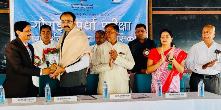 स्वतःच्या क्षमतांचा विकास करा स्पर्धेला सामोरे जा.. – कपिल पवार