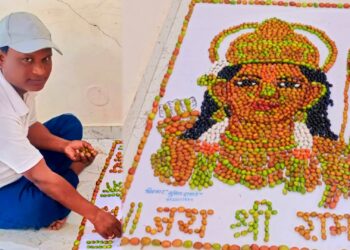 चित्रकार सुनिल दाभाडे यांनी बोरांचा वापर करुन साकारली प्रभू श्री रामांची मोजेक पोट्रेट