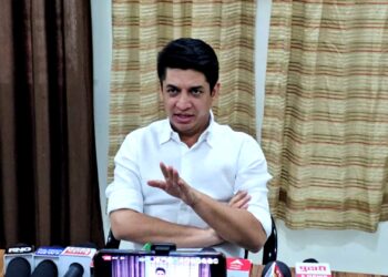 गांधीजींना अभिप्रेत ‘रामराज्या’तील लोकप्रतिनिधी बनण्याचा प्रयत्न!