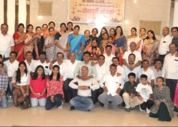 ला.ना.शाळेच्या माजी विद्यार्थ्यांनी शिक्षिकेचा केला सेवापूर्ती गौरव सोहळा