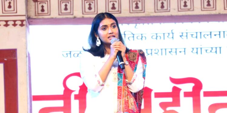 रिंकू राजगुरूचे जळगावकरांनी केले उत्स्फूर्त स्वागत