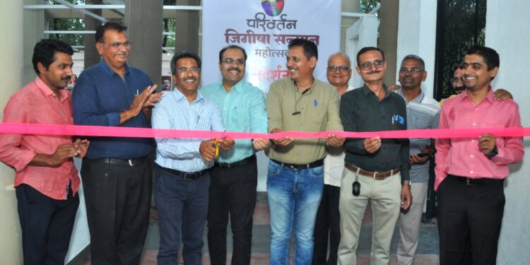 छायाचित्रातून उलगडला जिगीषाचा नाट्यप्रवास