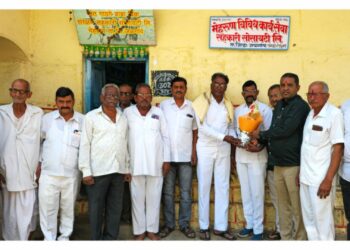 मेहरूण विविध कार्यकारी सेवा सहकारी सोसायटीच्या चेअरमन व्हा. चेअरमन पदाची निवड