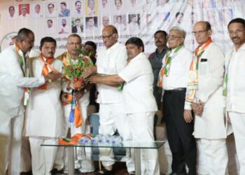 हुकूमशाही सरकारला जनताच आता घरी पाठवणार जामनेर मेळाव्यात शरद पवार यांचे टीकास्त्र