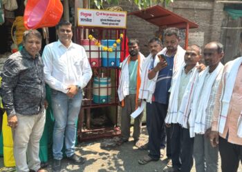 नेताजी सुभाष चौकामध्ये हमाल-कामगार बांधवांतर्फे पाणपोईचे उद्घाटन