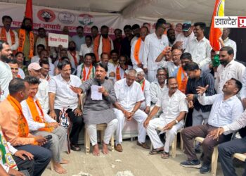 मागण्या मान्य झाल्याने महाविकास आघाडीचे धरणे आंदोलन मागे