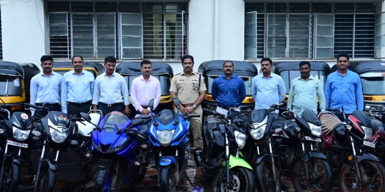 दुचाकी व रिक्षा चोरणारी टोळी जेरबंद ; स्थानिक गुन्हे शाखेची कारवाई