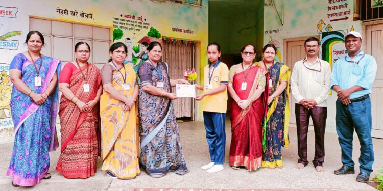 चित्रकला स्पर्धेत मानव सेवा प्राथमिक शाळेचे यश