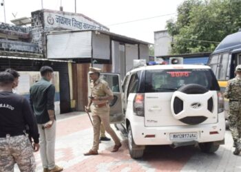 जळगाव कारागृहात कैद्यांमध्ये राडा ; दगडफेकीत एक कैदी जखमी