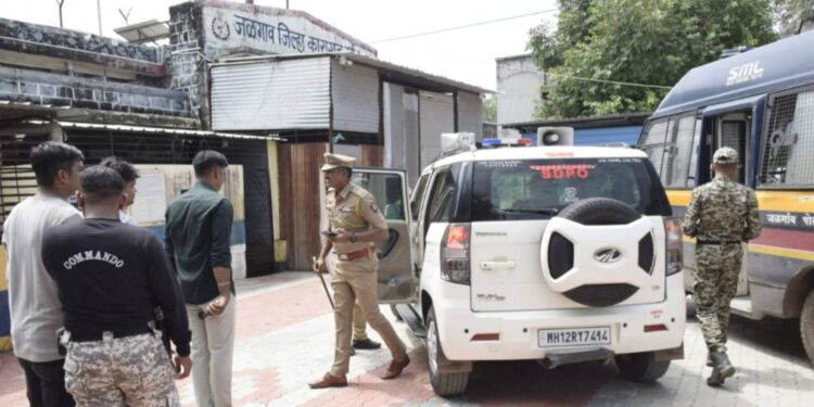 जळगाव कारागृहात कैद्यांमध्ये राडा ; दगडफेकीत एक कैदी जखमी