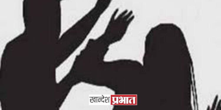 दोन महिलांना बेदम मारहाण केल्याप्रकरणी १२ जणांविरुद्ध गुन्हा