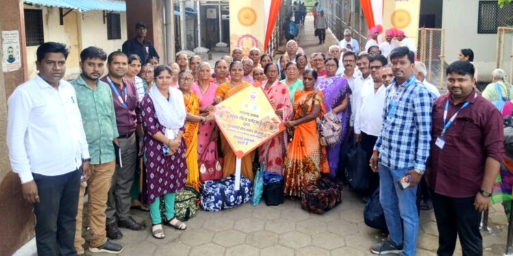 मुख्यमंत्री तीर्थ दर्शन योजनेंतर्गत जिल्ह्यातील भाविक ‘भारत गौरव पर्यटन रेल्वे’नी अयोध्येकडे रवाना