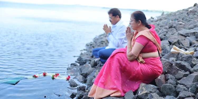 आ. राजूमामा भोळे व माजी महापौर सीमाताई भोळे यांनी केले वाघूर धरण जलपूजन