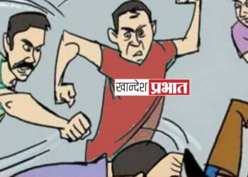 फुकटची बियर न दिल्याने तीन जणांनी दगडफेक करीत लांबवली साडेचार लाखांची रक्कम