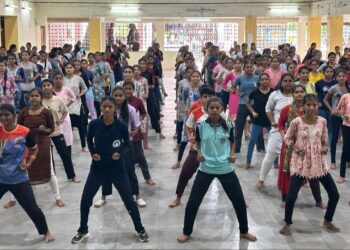 आ. राजूमामा भोळे यांच्या संकल्पनेतून मुली, महिलांनी गिरविले स्वसंरक्षणाचे धडे