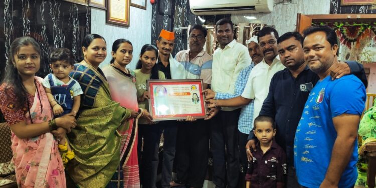 राज्यस्तरीय स्पर्धेत उल्लेखनीय यश संपादन केल्याबद्दल कु.सलोनी घुगे हिचा सत्कार