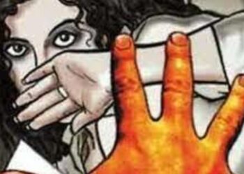 पाणी भरण्यासाठी आलेल्या विवाहितेवर अत्याचार ; नराधमावर गुन्हा दाखल