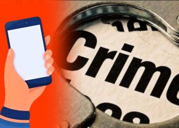 फोनवर बोलणे करून न दिल्यामुळे पिता-पुत्रासह पुतण्यावर धारदार शस्त्राने हल्ला