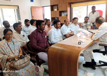 महायुतीचे उमेदवार अमोल पाटील यांचे भाजपच्या कामगार मोर्चातर्फे अभिनंदन