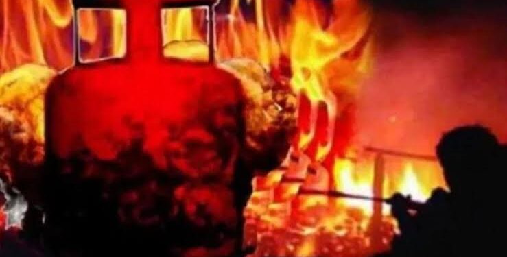 कासोदा येथे गॅस सिलेंडरच्या भीषण स्फोट ; सहा जण गंभीर, दोन जखमी