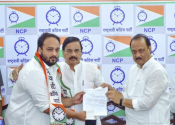 काँग्रेसचे झीशान सिद्दीकी यांचा अजित पवार गटात प्रवेश, वांद्रे पूर्व मधून मिळाली उमेदवारी