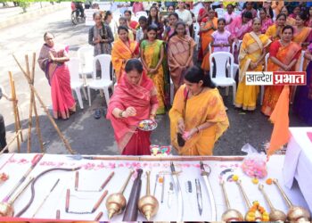विजयादशमीनिमित्त जळगावात रणरागिणी शस्र पूजन