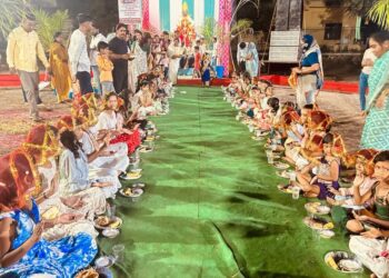 श्री महालक्ष्मी मित्र मंडळातर्फे शारदा नवरात्रोत्सवा निमित्त कुवारीका पूजन