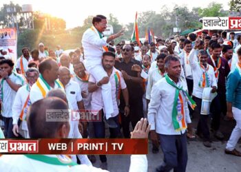 माजी मंत्री गुलाबराव देवकरांच्या प्रचार रॅलीत जल्लोष, औक्षण, पुष्पवृष्टी..!