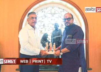 ना. गुलाबरावांनी घेतले उद्योगपती अशोक जैन आशीर्वाद