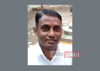 निवडणूक कर्मचाऱ्याचा मोटरसायकल अपघातात मृत्यू