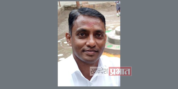 निवडणूक कर्मचाऱ्याचा मोटरसायकल अपघातात मृत्यू