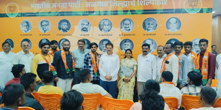 सुप्रीम कॉलनीतील शेकडो तरुणांचा भाजपात प्रवेश