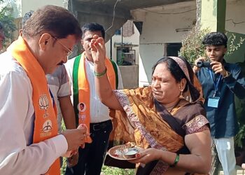 ‘अब की बार, राजूमामाच आमदार’ रांगोळीतून भगिनींनी दिल्या आ. राजूमामा भोळे यांना विजयासाठी शुभेच्छा