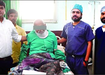 आयुष्याचा बेरंग होण्यापूर्वीच वृध्द पेंटरवर यशस्वी शस्त्रक्रिया