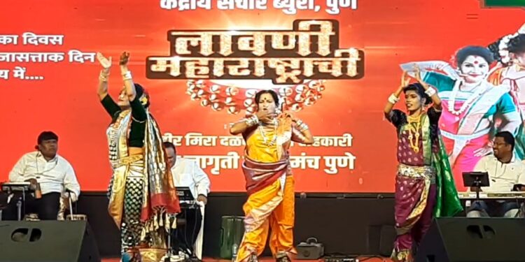 बहिणाबाई महोत्सवात रविवारी रेकॉर्ड ब्रेक गर्दी