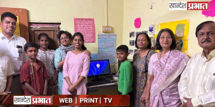 चांदोरकर प्रतिष्ठान कडून आनंदघरला कॉम्प्युटर भेट