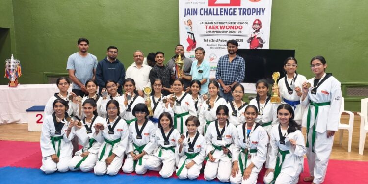 जैन चॅलेंज तायक्वांडो ट्रॉफी स्पर्धेमध्ये अनुभूती निवासी स्कूलला दुहेरी मुकूट