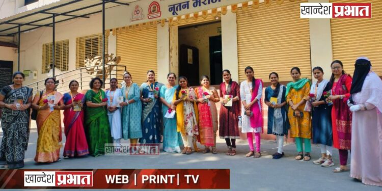 महिला दिनानिमित्त कष्टकरी पालक महिलांचा सन्मान