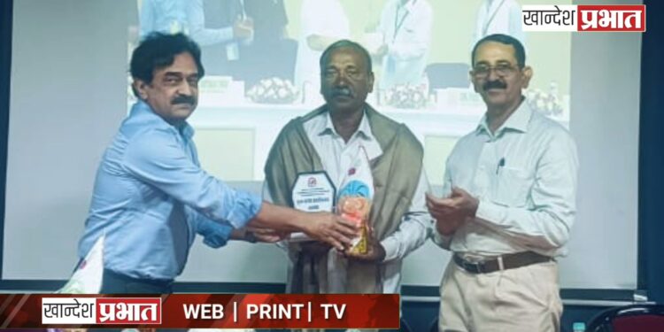 पद्मश्री पुरस्कार प्राप्त चैत्राम पवार यांचा नूतन मराठा महाविद्यालयातर्फे सत्कार