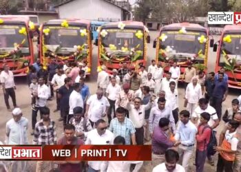 जामनेर आगारात ५ नवीन एसटी बसचे लोकार्पण ; कर्मचाऱ्यांनी केला जल्लोष