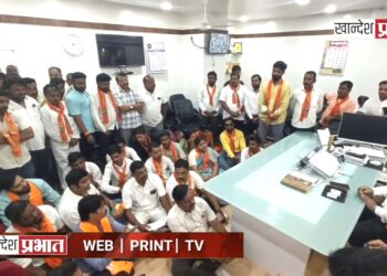 डॉ. घोलप यांच्या बडतर्फीसाठी सर्वपक्षीय शिष्टमंडळाचे मनपा आयुक्तांच्या दालनात ठिय्या आंदोलन!